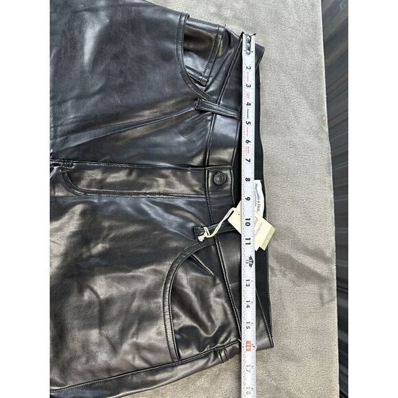 NWT Abercrombie & Fitch Vegan Leather 90s Relaxed Pant Black sz 28/6 - Picture 7 of 11